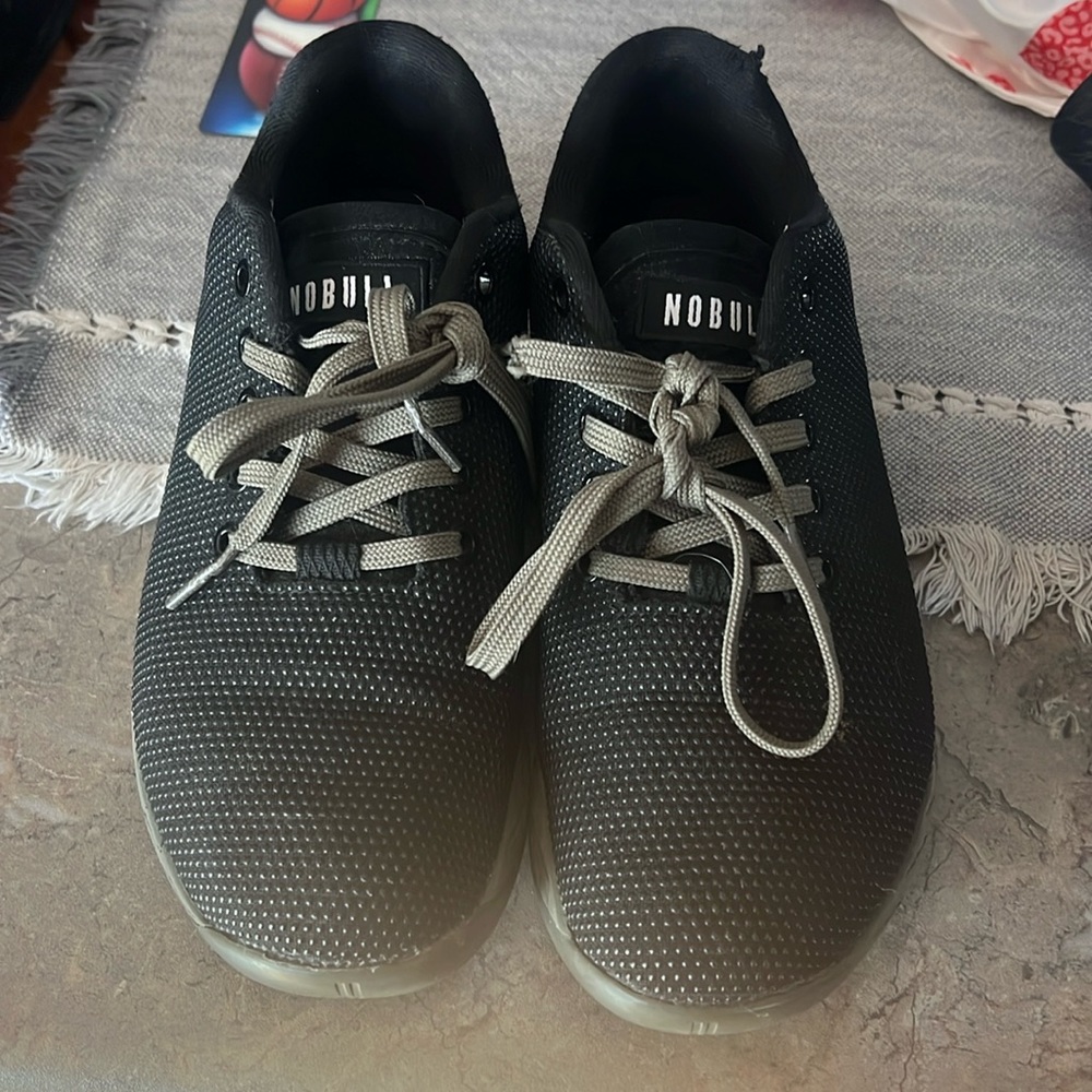 No bull sneakers